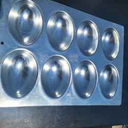 Wilton Easter eggs cake pan mold