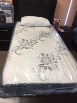 Pinewood bed frame twin W/Deluxe brand twin size set mattress and Boxspring