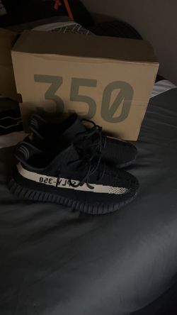 Yeezy Boost 350V2.0 Oreo Brand New Original box Size 10.5 Men’s