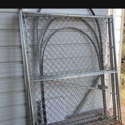 8 Chain link Kennel Panels w/ Gate  & Clamps