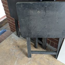 Set of 4 TV trays.