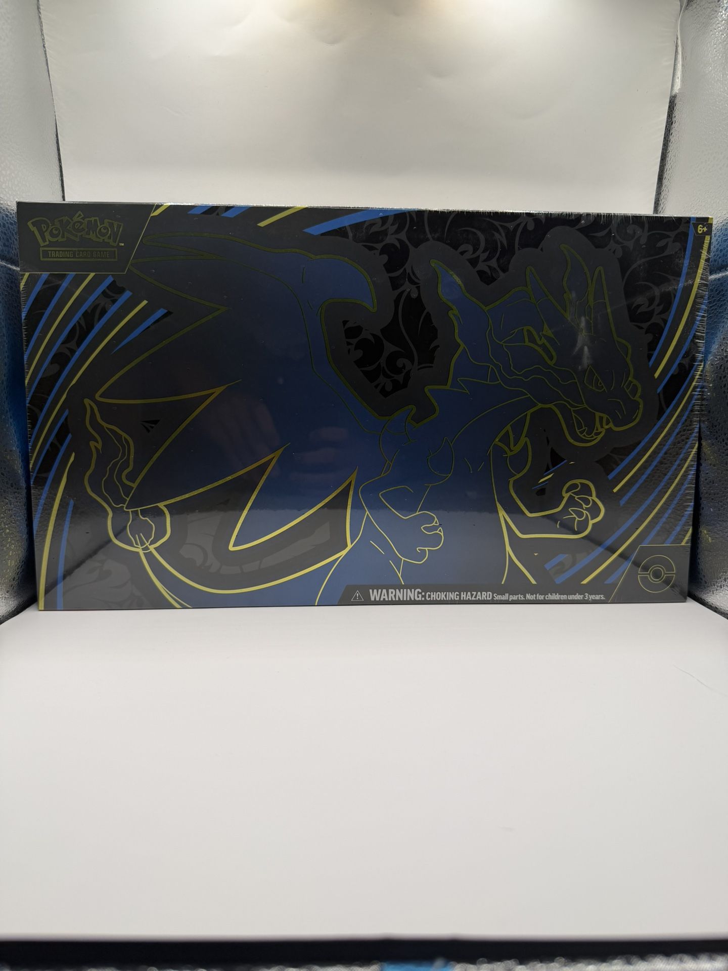 Charzard Ultra Premium Collection