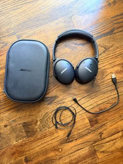 Bose QuietComfort Wireless Headphones with Case