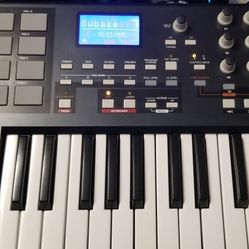 Akai pro MPK25 USB/MIDI Keyboard In Box
