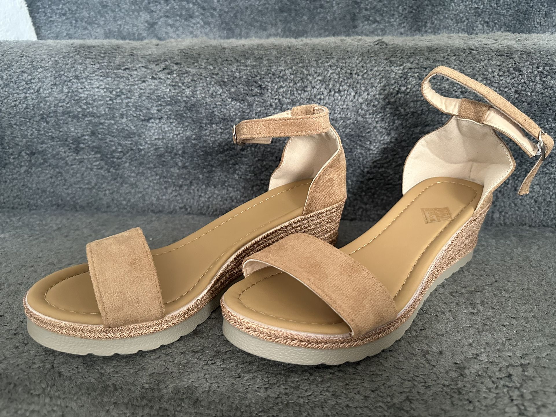 Peeptoe wedge Sandal