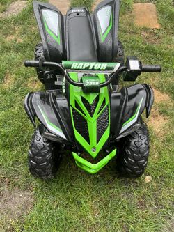 Yamaha 12 Volt Raptor Battery Powered Ride-on