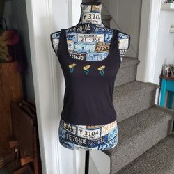 BLACK RIBBED TANK TOP WITH FLOWERS!