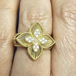 💕18k Flower Ring- Size 5