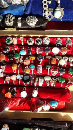 BEAUTIFUL RING FOR SALE