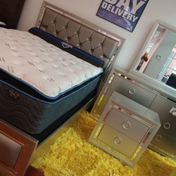 *Weekly Feature!!!*---Bold Jasmine Queen/King Bedroom Sets---From $699!!!---Delivery/$10 Down Financing🤠