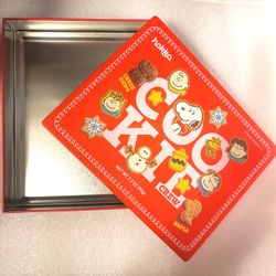 PEANUTS SNOOPY Japanese christmas Hokkaido cookies tin.