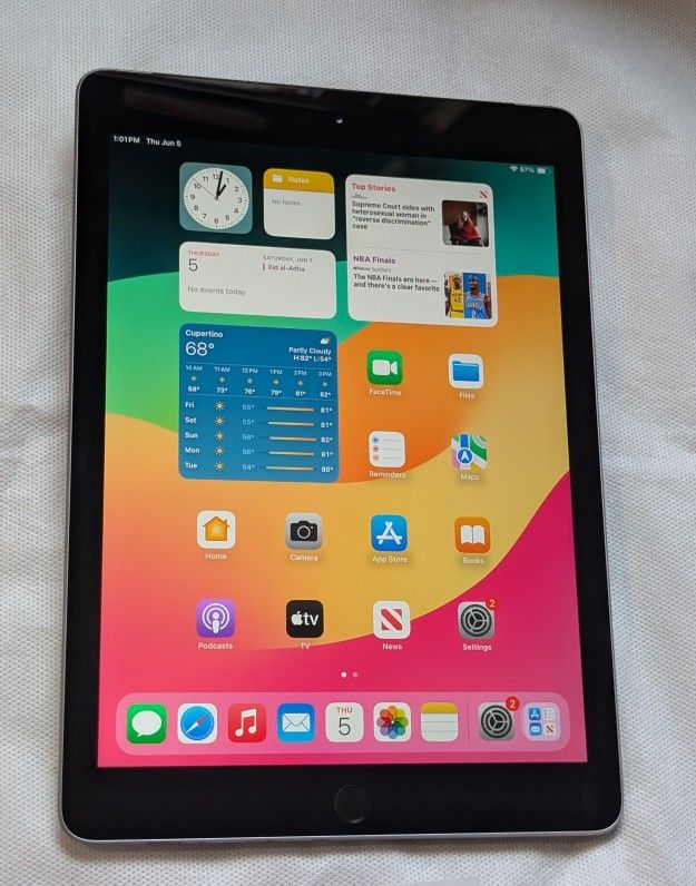 Very Nice APPLE iPad 6 32GB WIFI PLUS 4G CELLULAR UNLOCKED iOS17