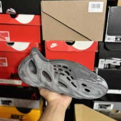 DS Adidas Yeezy MX Granite Foam Runner size 10 