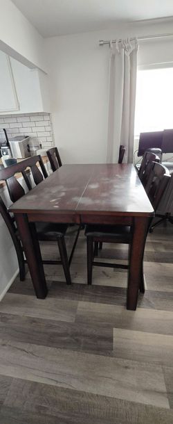 Dining table set