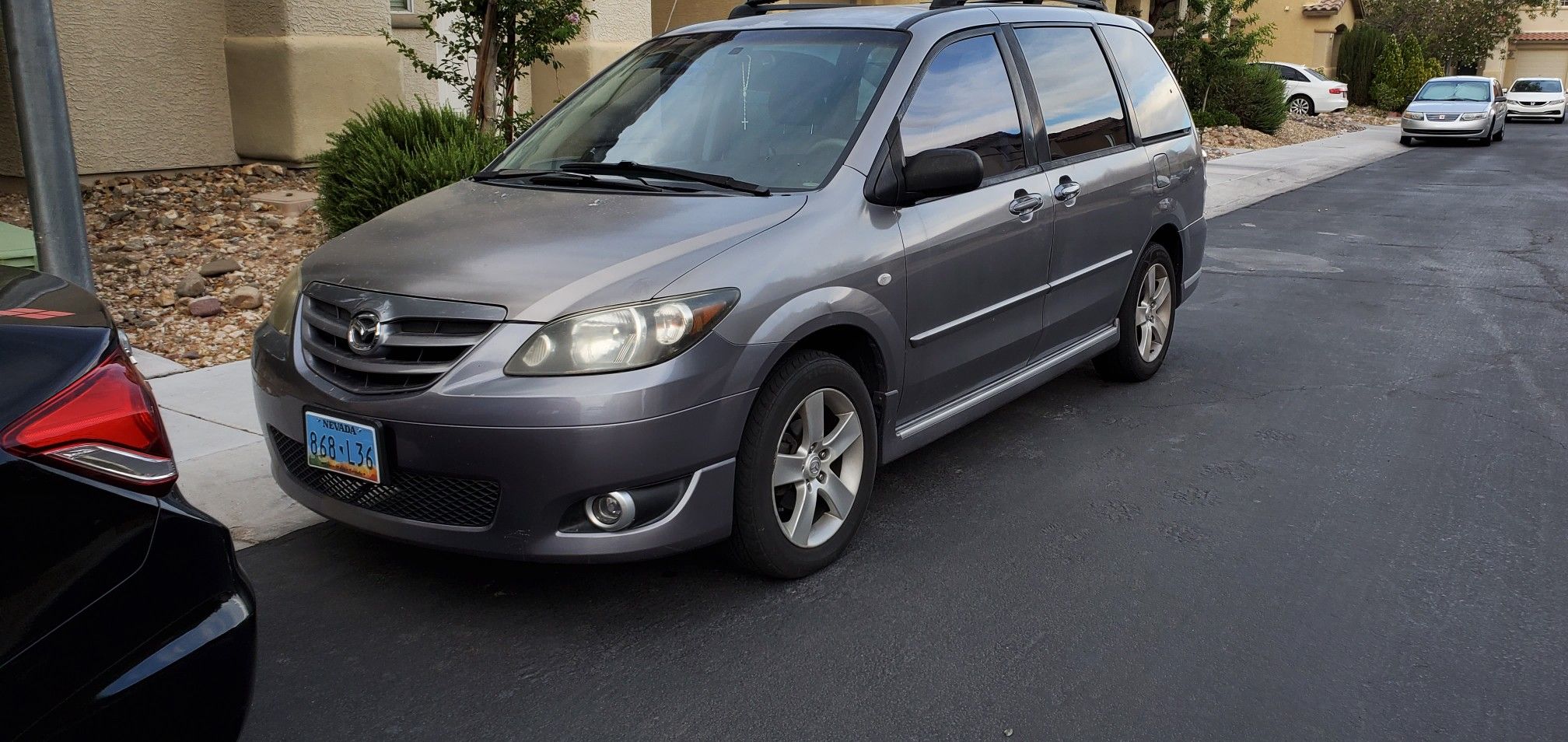 2004 Mazda MPV