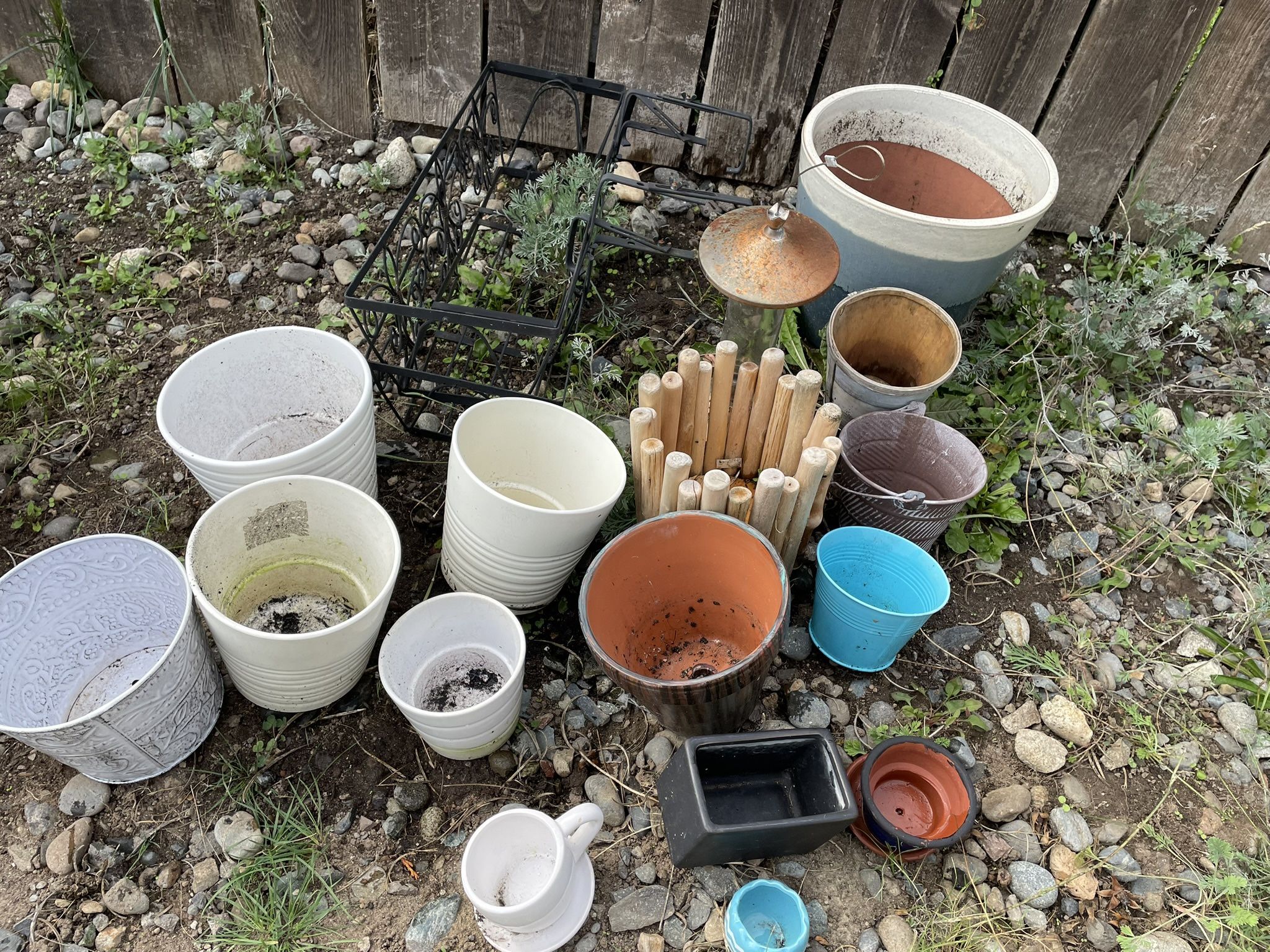 15 Pots And Vases