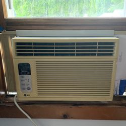 LG Window AC 8000 Btu 