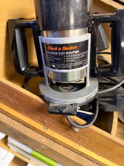 Black & Decker Plunge Cut Router