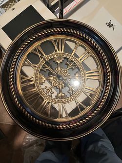 Decorative wall clock