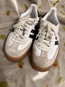 Women’s size 7 black/white Adidas Sambas