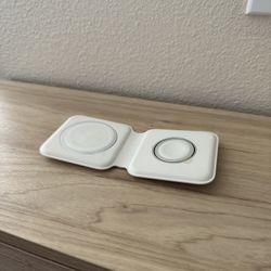 Apple MagSafe Duo Wireless Charger  