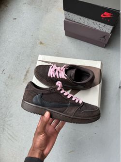 Travis Scott Jordan 1 low
