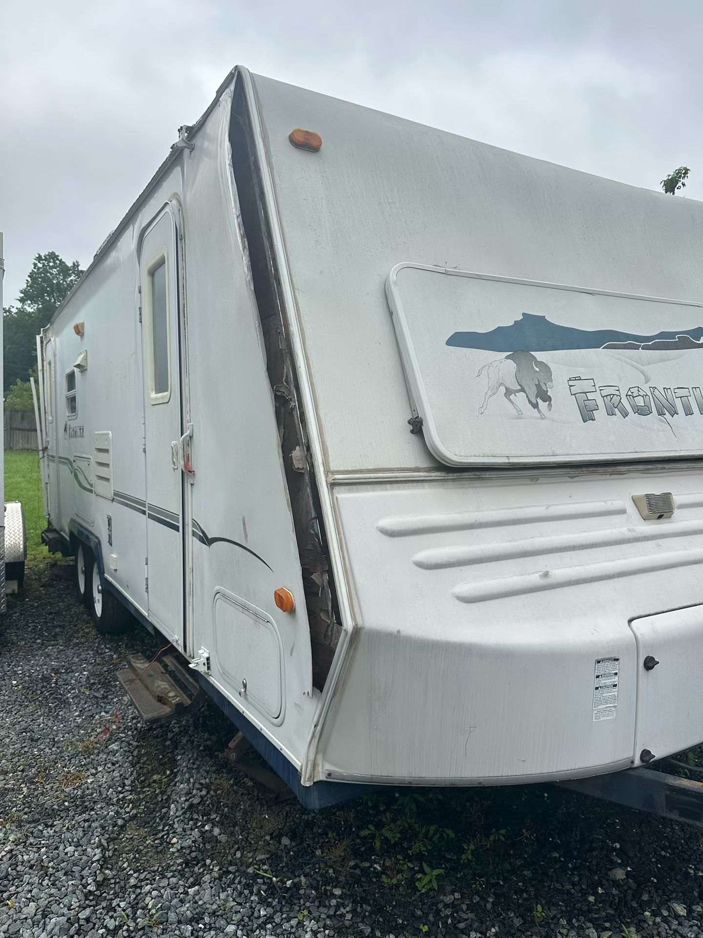 RV TRAILER