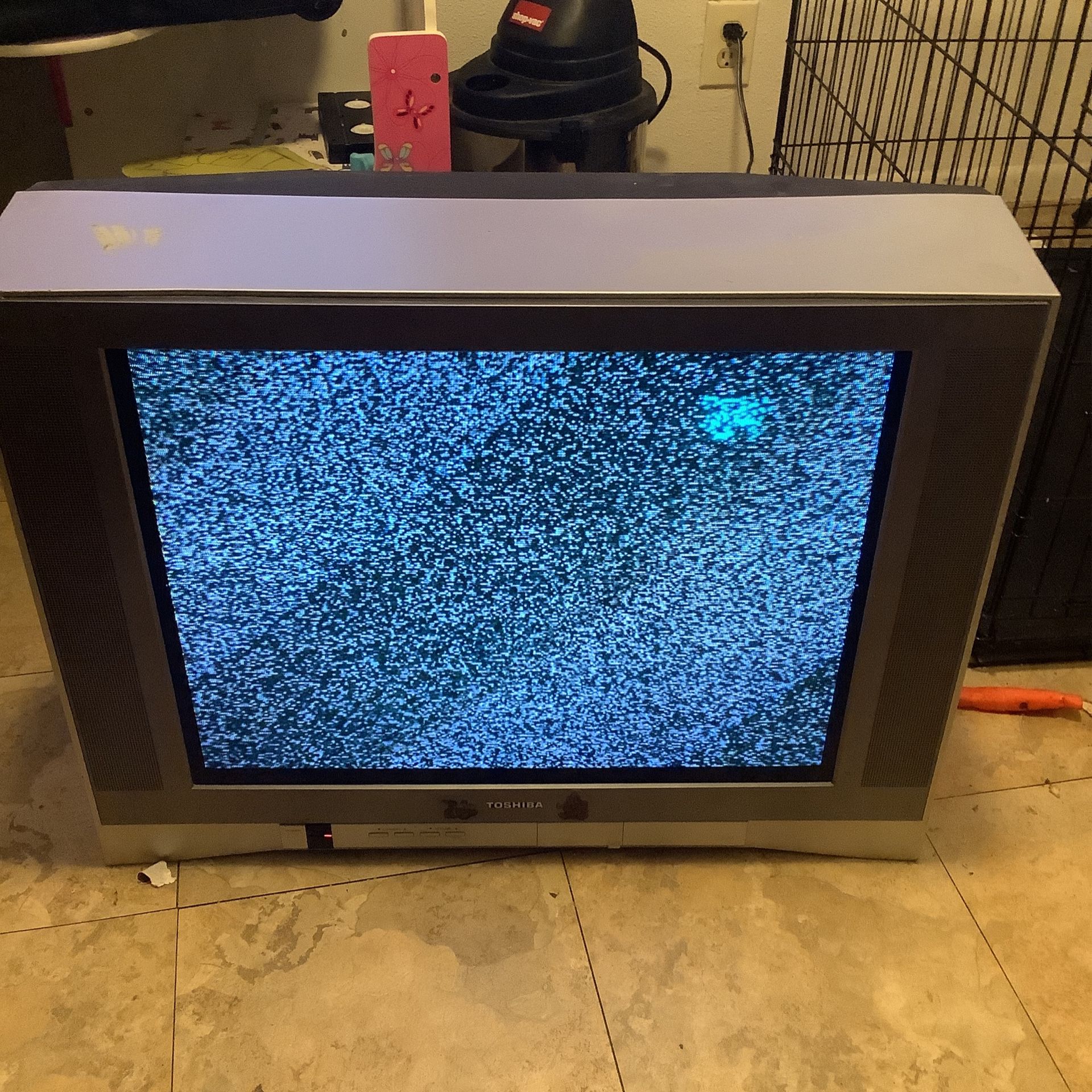 24” Toshiba CRTV