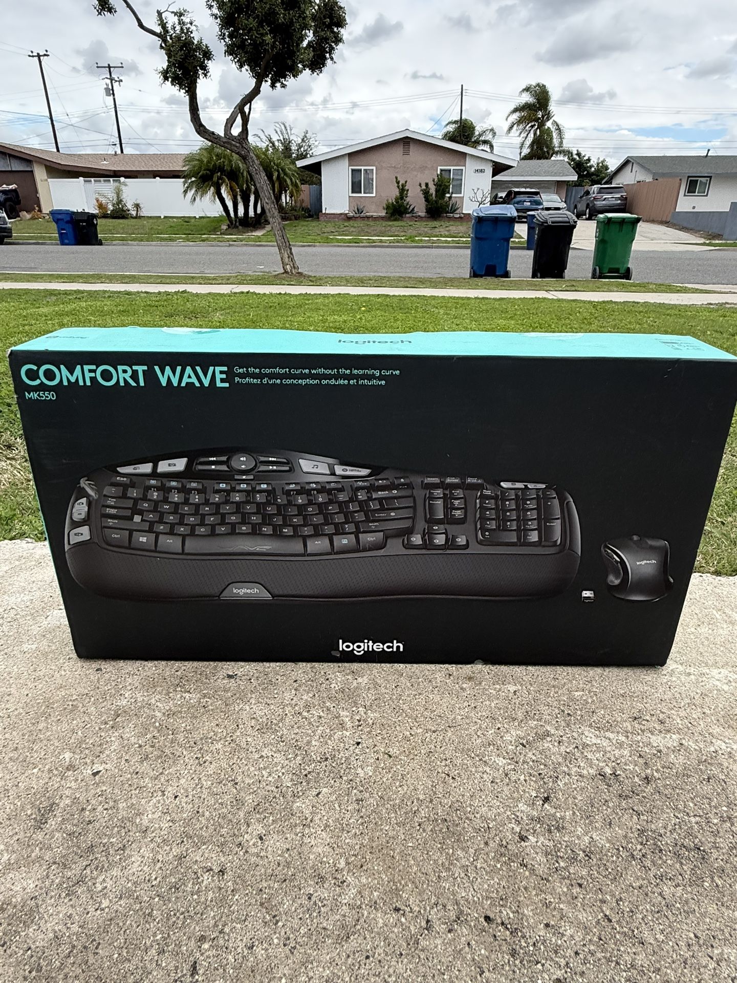 Logitech WIRELESS WAVE COMBO MK550