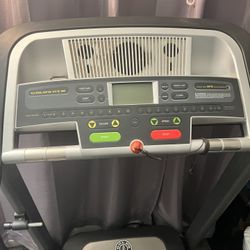 gold’s gym trainer 550 treadmill