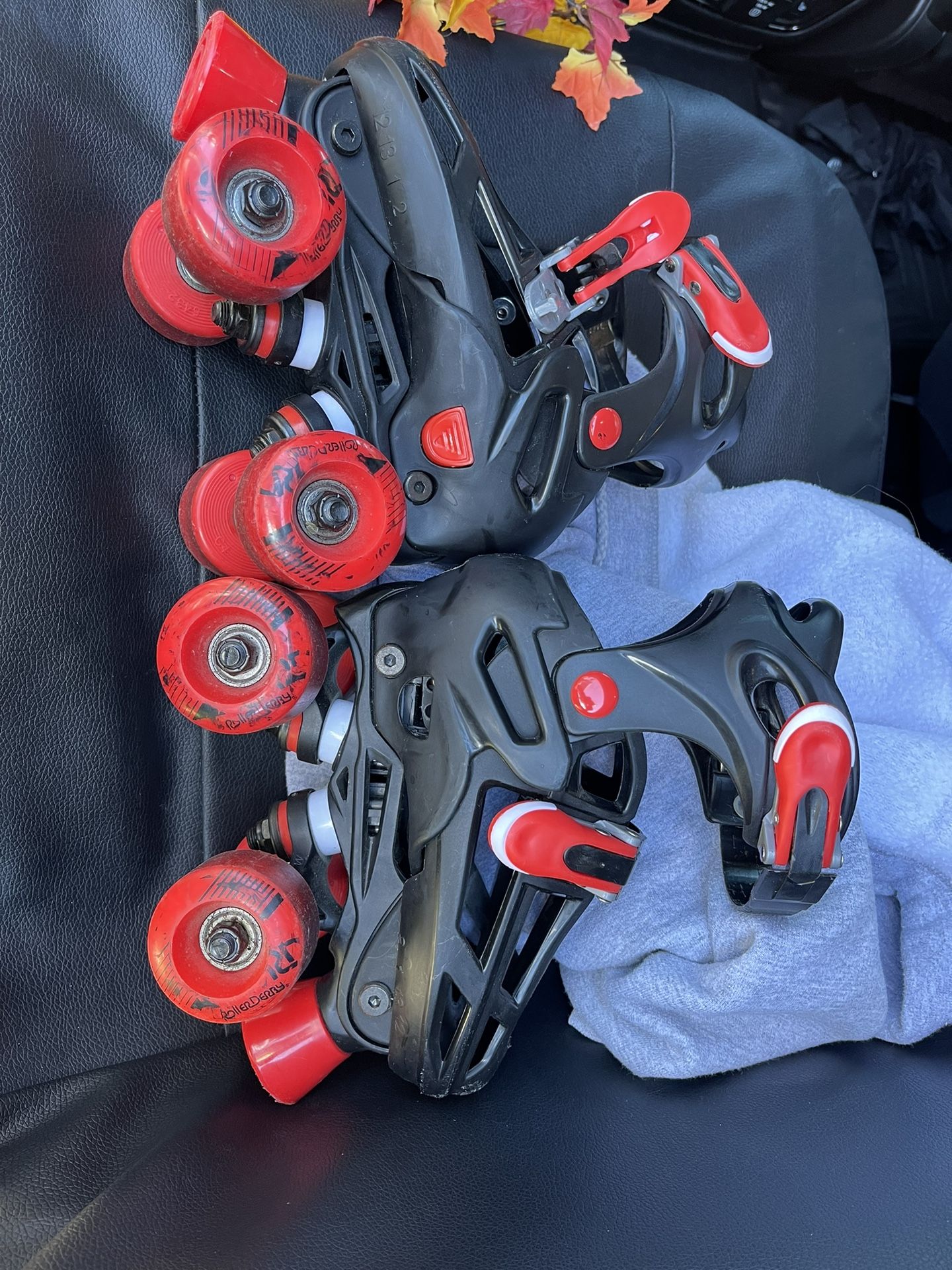 Kids adjustable rollerskates goes from a size one to a size 12