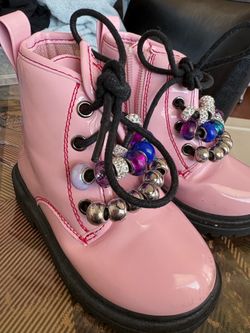 Boots girl size 5