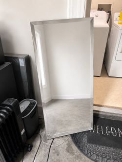 Medium sized mirror
