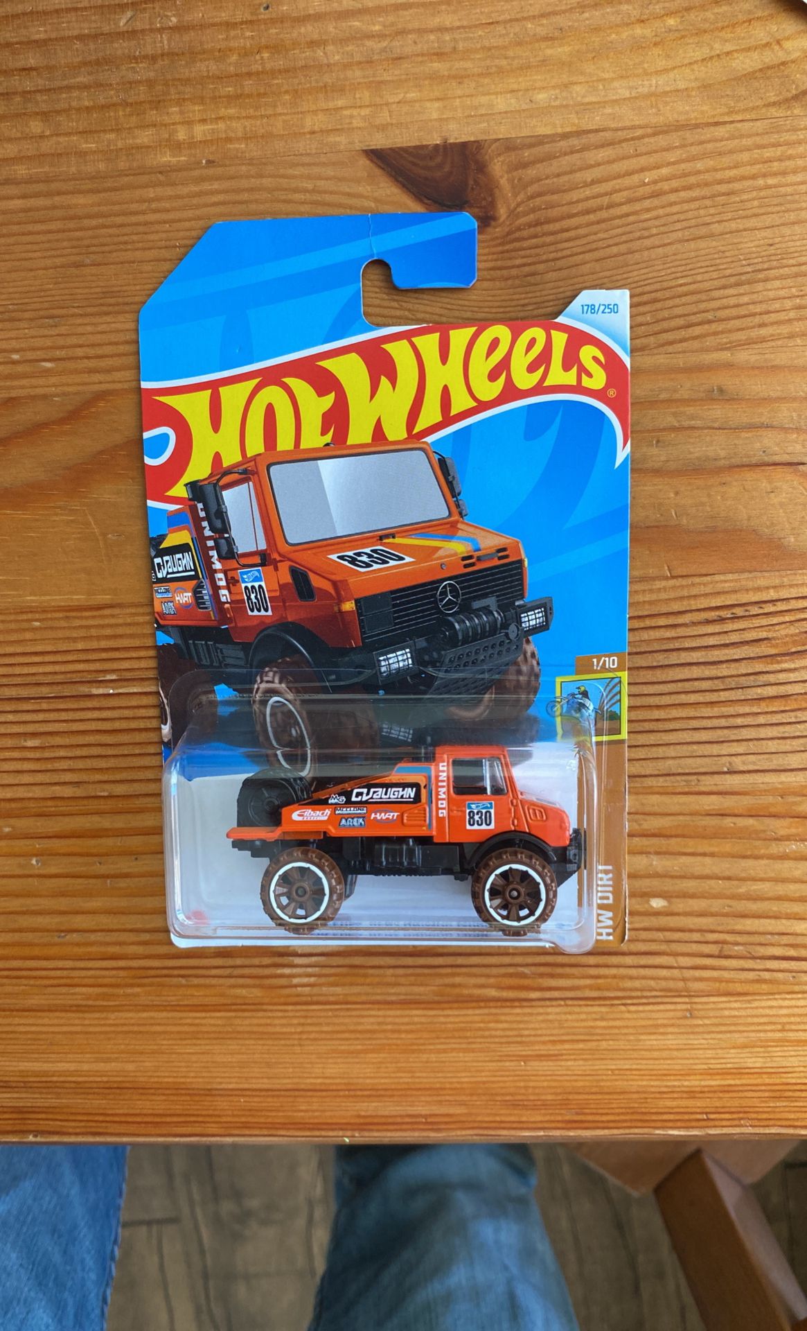 Hot Wheels Mercedes Benz Unimog 1300L