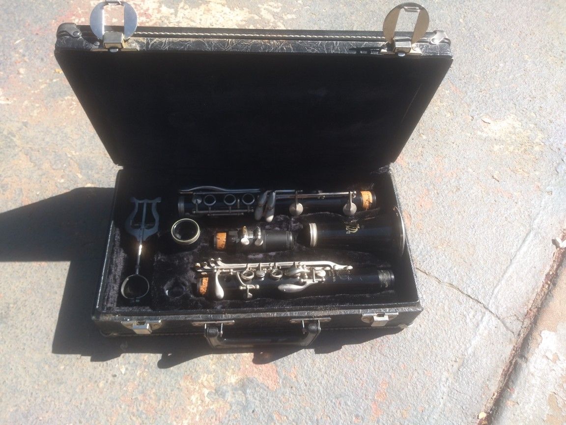 "KENOSHA, WIS. U.S.A. "Clarinet"