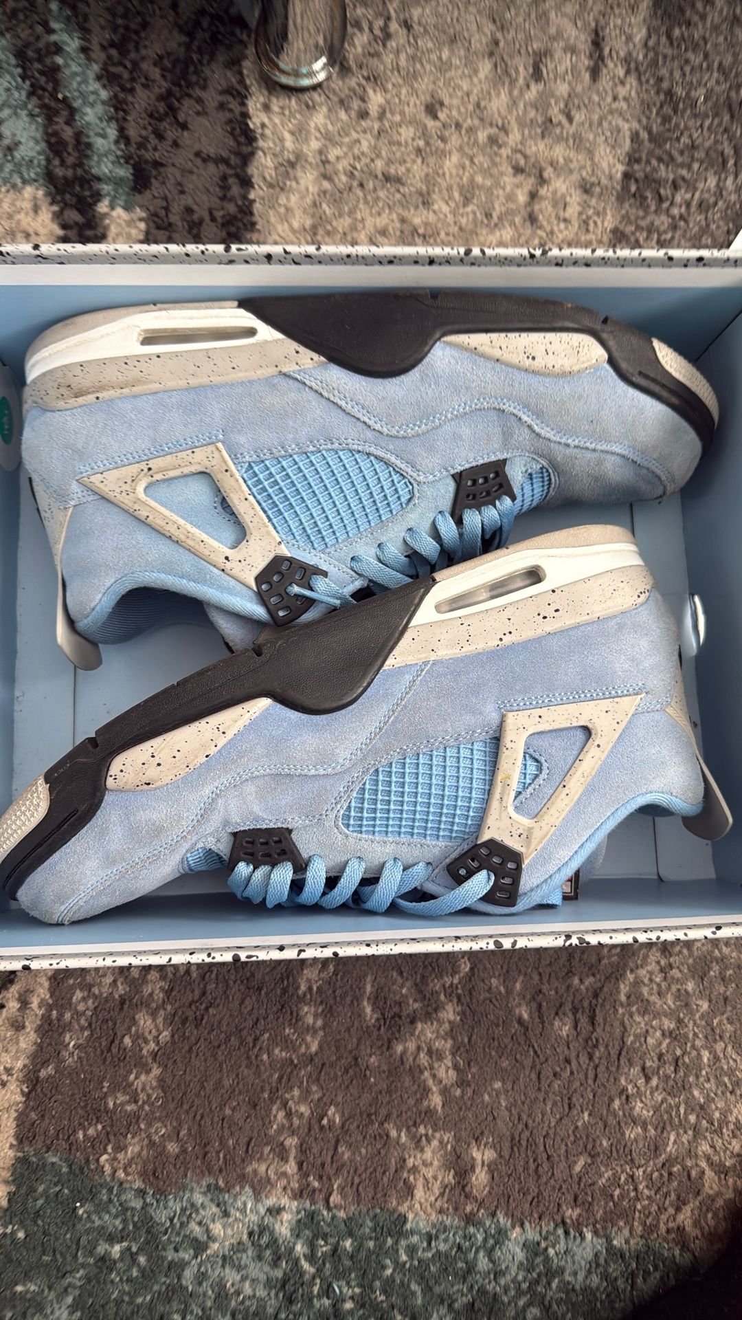 Jordan 4 University Blue
