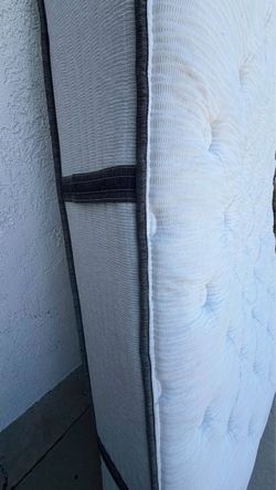 Full size  SIZE MATTRESS BEAUTY REST PICK UP TODAY