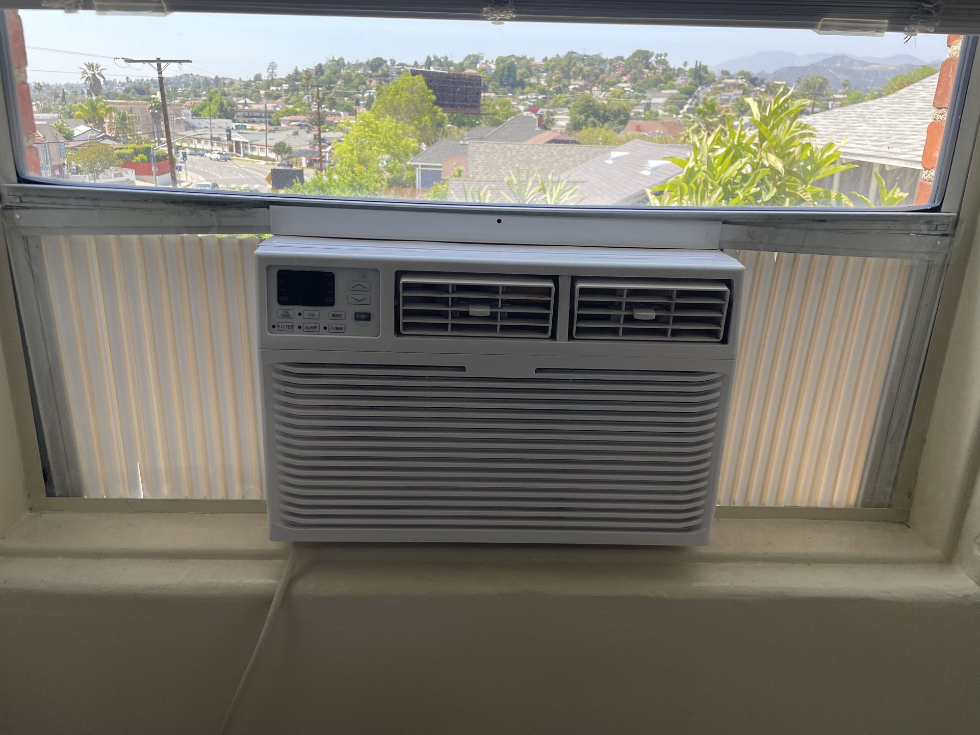 Air Conditioner (Window Unit)