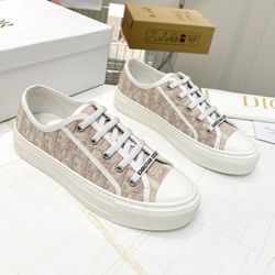 Women’s Shoes