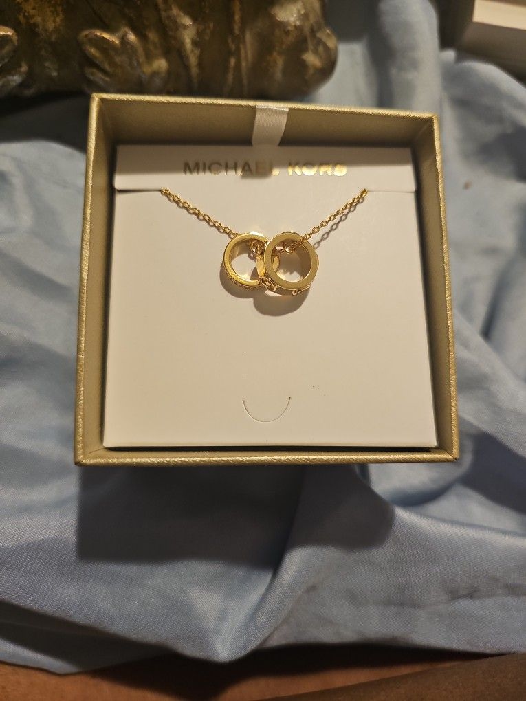 Gold Necklace With 2 Rings With Small Diamonds 