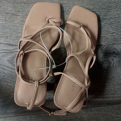 Guess 6.5 New Tan Sandals $15