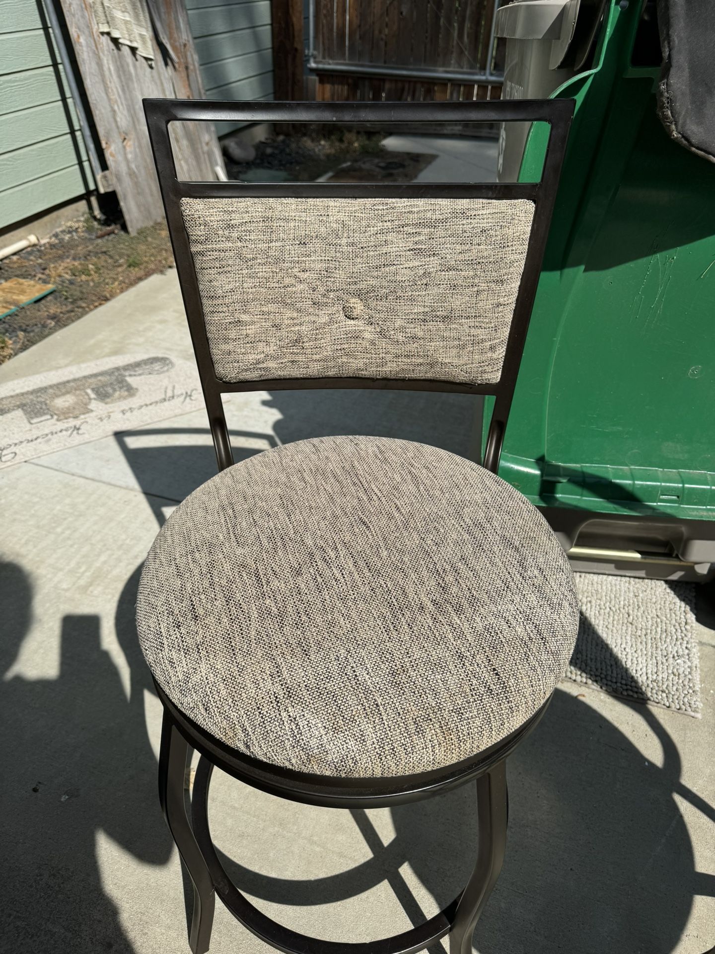2 Bar Stool