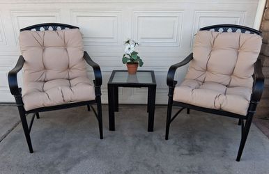Patio Set With NEW Cushions