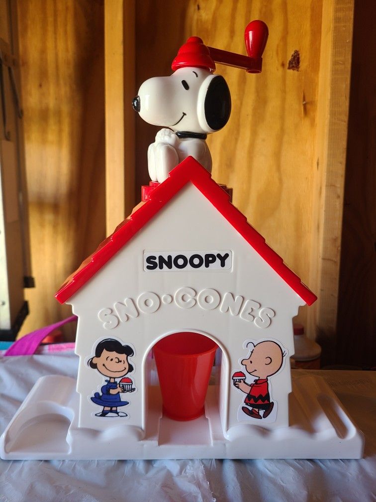 Snoopy Snow Cone Maker 