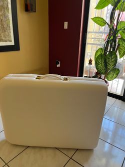 Massage table/ physical therapy