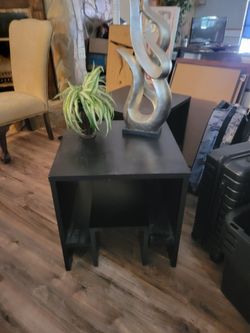 Stylistically Designed Night Stand/ End Tables 90 Obo