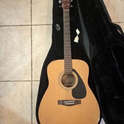Yamaha F310 Acoustic Guitar (Mint) W/ Dreadnought Hardshell Case