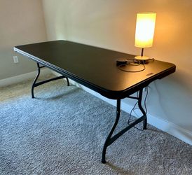 Folding table