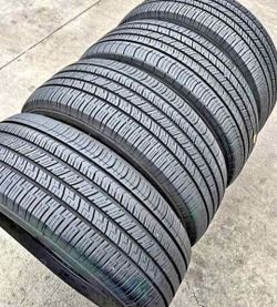 255 60 18 Goodyear tires Con 80% de Vida Las 4