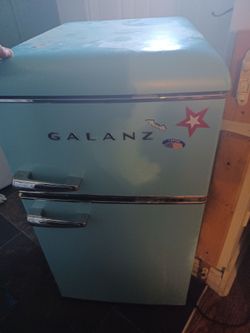 Galanz small refrigerator sku blue solid working condition